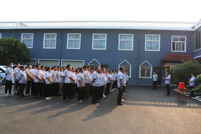 花溪科技舉行“送溫暖、獻(xiàn)愛(ài)心”捐助活動(dòng)